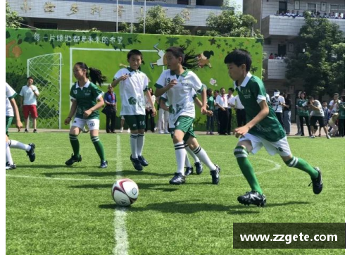 乐鱼电竞足球球星热心助力高考学子举牌鼓励展现梦想与希望